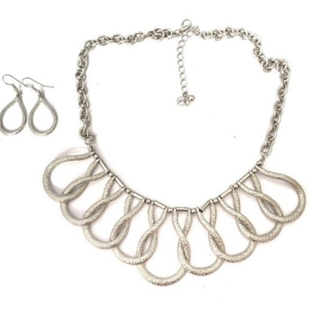 Elegant Silver Necklace and Earring Set
